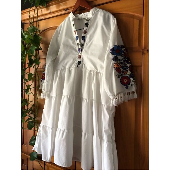 By ESQ White Boho Embroidered Peasant Dress Tassel Sleeve Tiered Midi SZ L - Picture 2 of 13